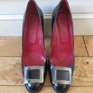 Roger Vivier Paris Black Patent Leather Pumps Made in Italy 9